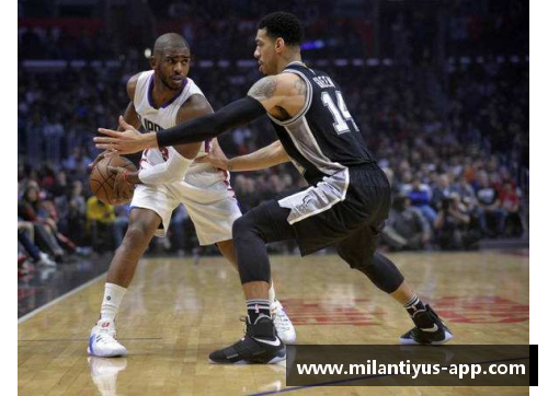 NBA空接破板：高空飞人的壮观集锦